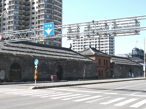 Ungakan (right), Unga Plaza (left)