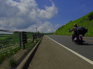 The road around Bihoro Pass