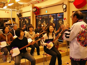 Learning Tsugaru-Shamisen in Tsugaru-han Neputa Mura