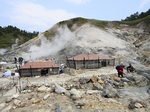 Bedrock bath in Tamagawa Onsen